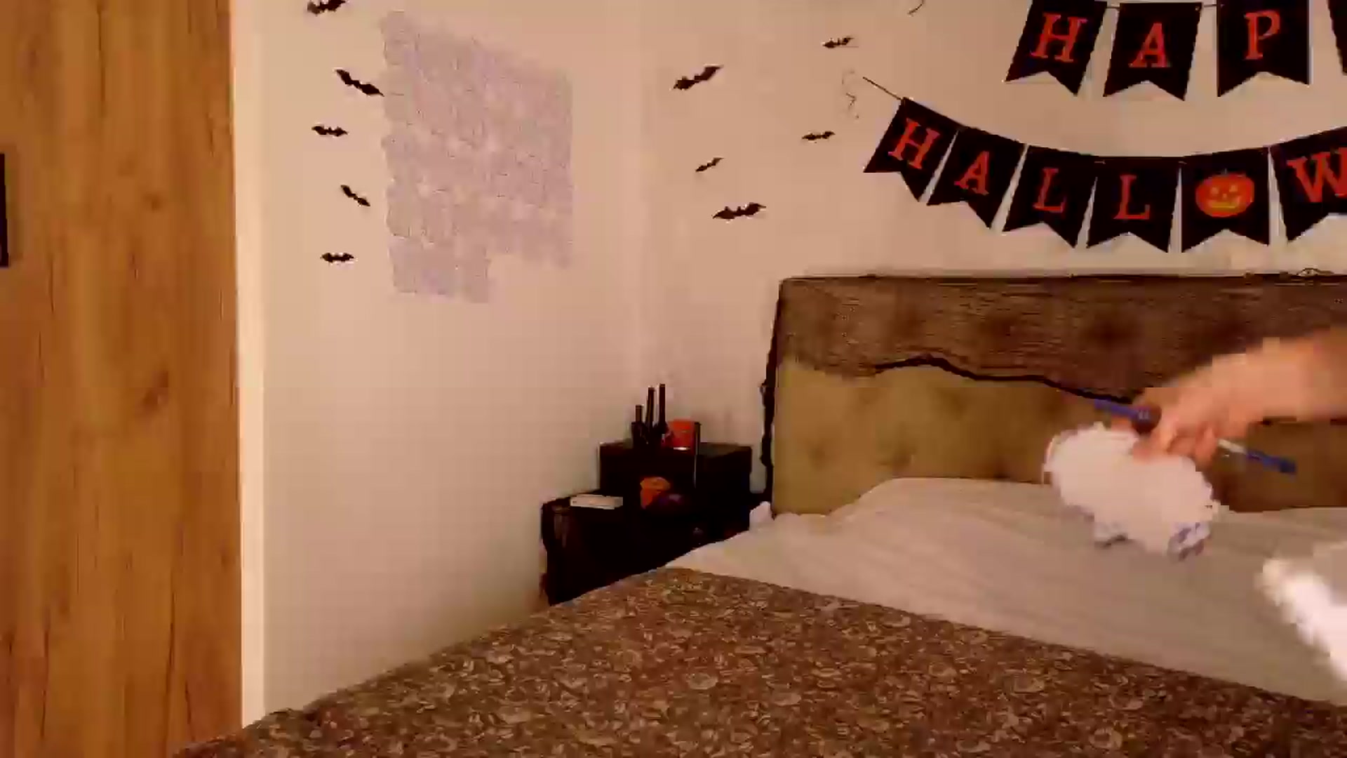 Gallery image thumbnail from QueenOfTease_'s myfreecams stream on, 10/22/2025, 06:59 image 7 of 20