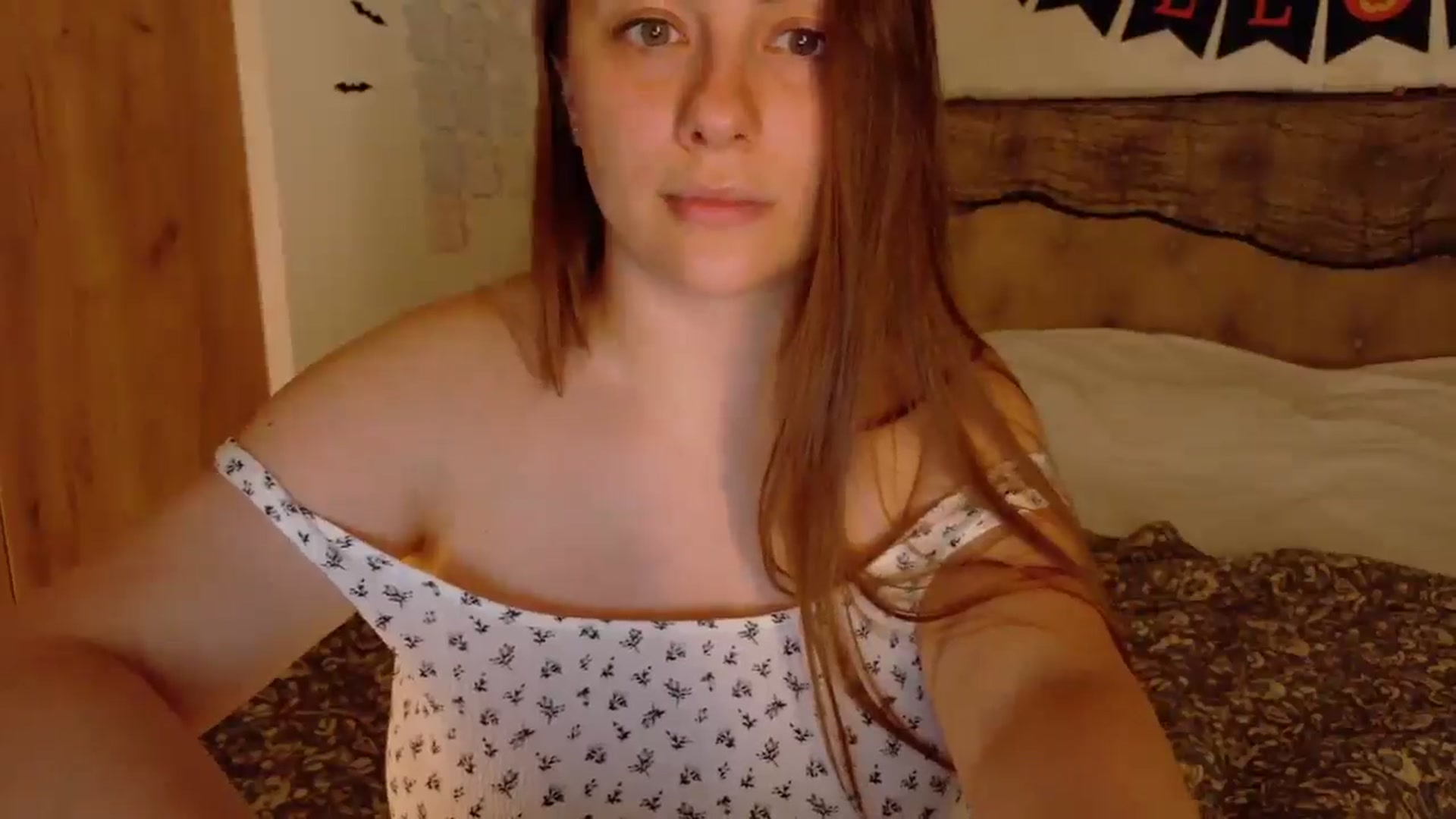 Gallery image thumbnail from QueenOfTease_'s myfreecams stream on, 10/22/2025, 08:01 image 11 of 20