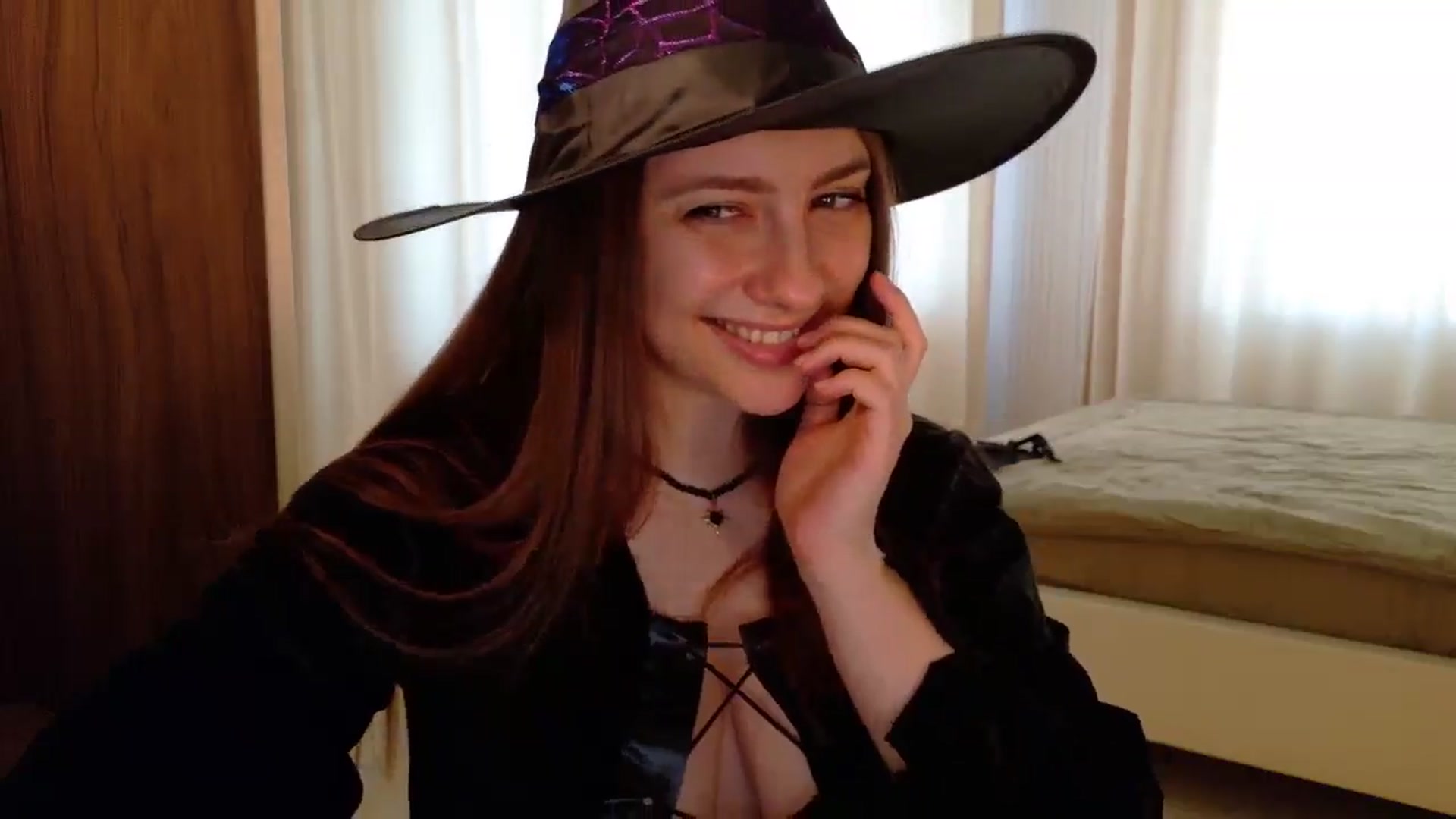 Gallery image thumbnail from QueenOfTease_'s myfreecams stream on, 10/31/2025, 05:09 image 18 of 20