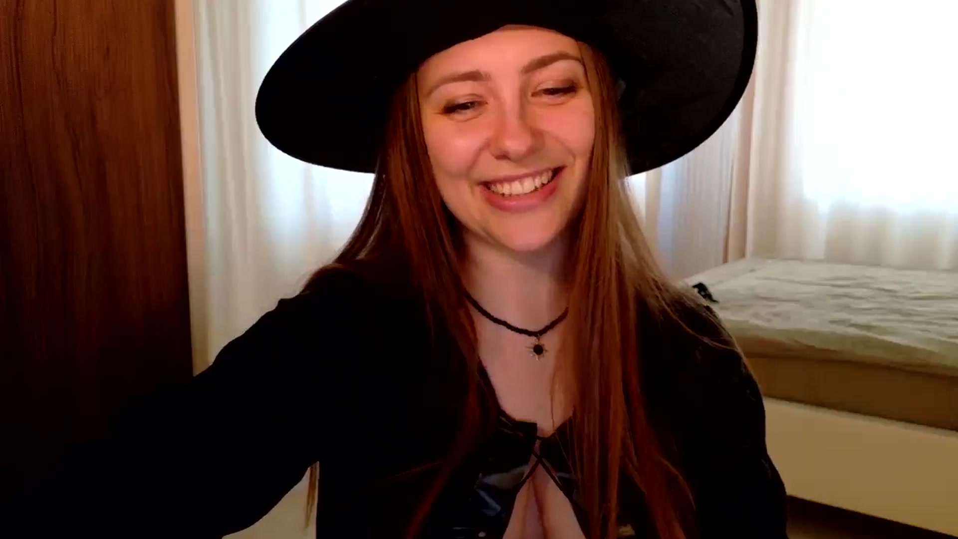 Gallery image thumbnail from QueenOfTease_'s myfreecams stream on, 10/31/2025, 07:01 image 19 of 20