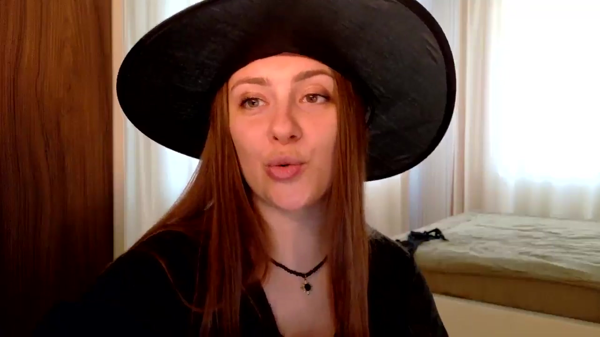 Gallery image thumbnail from QueenOfTease_'s myfreecams stream on, 10/31/2025, 07:01 image 17 of 20