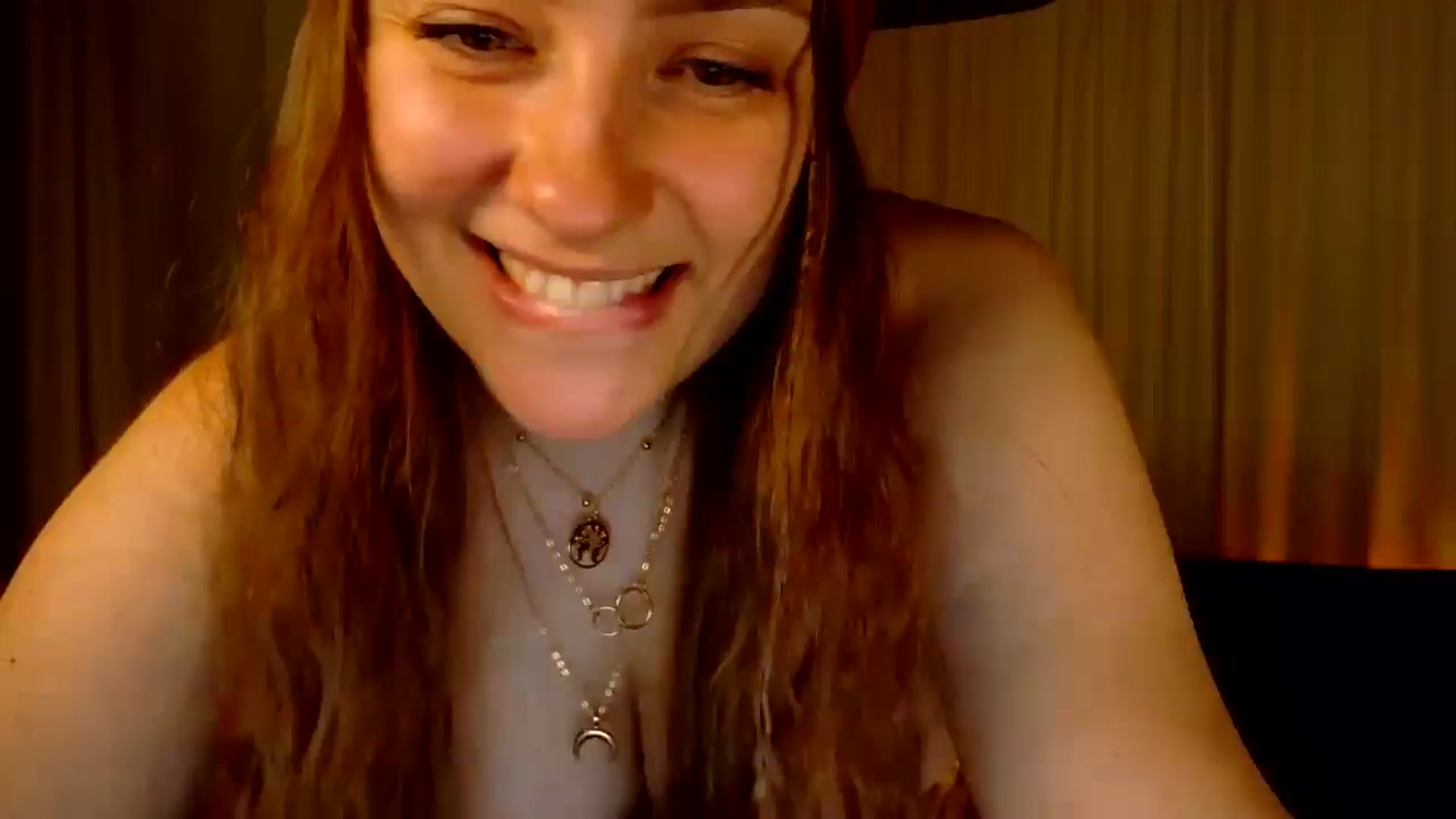 Gallery image thumbnail from QueenOfTease_'s myfreecams stream on, 11/01/2025, 06:31 image 19 of 20