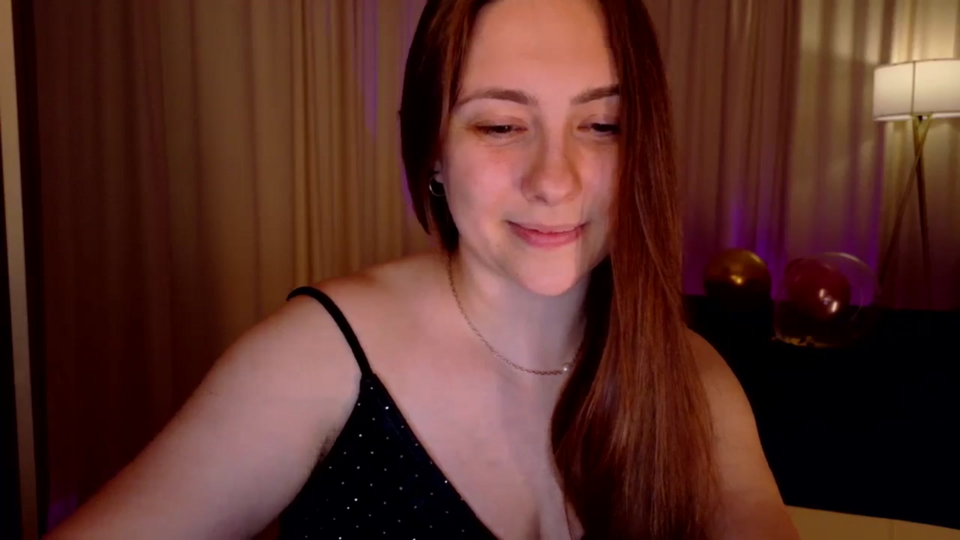 Gallery image thumbnail from QueenOfTease_'s myfreecams stream on, 11/09/2025, 06:52 image 18 of 20