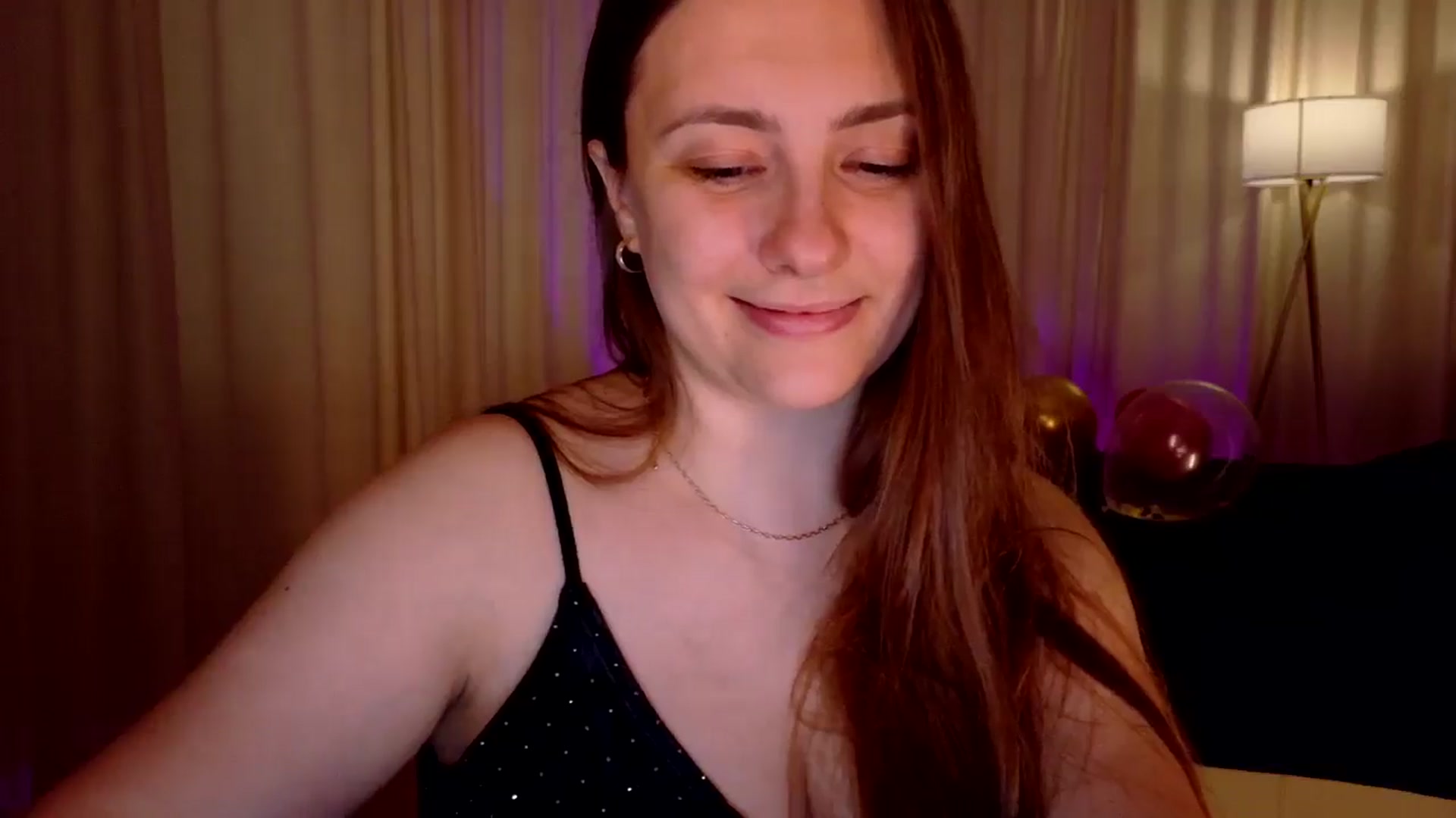 Gallery image thumbnail from QueenOfTease_'s myfreecams stream on, 11/09/2025, 06:52 image 7 of 20