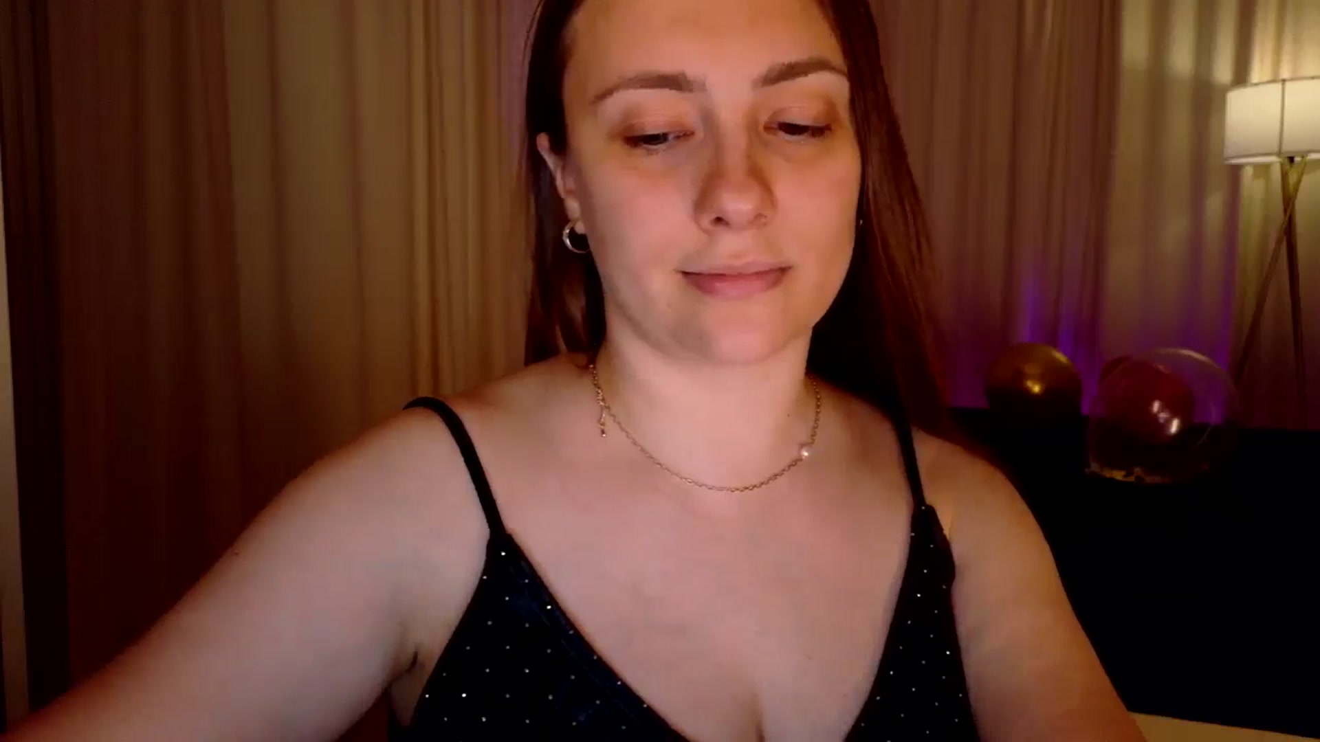 Gallery image thumbnail from QueenOfTease_'s myfreecams stream on, 11/09/2025, 06:52 image 11 of 20