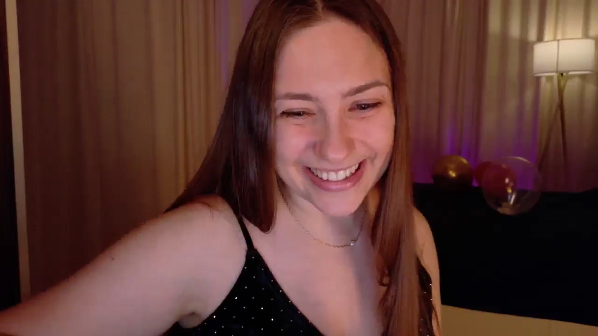 Gallery image thumbnail from QueenOfTease_'s myfreecams stream on, 11/09/2025, 07:08 image 14 of 20