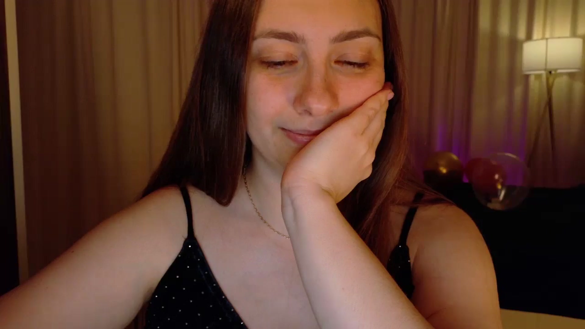 Gallery image thumbnail from QueenOfTease_'s myfreecams stream on, 11/09/2025, 07:08 image 16 of 20