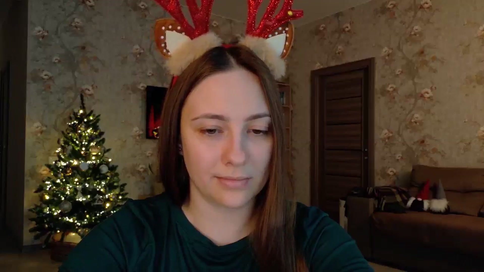 Gallery image thumbnail from QueenOfTease_'s myfreecams stream on, 12/10/2025, 06:00 image 17 of 20