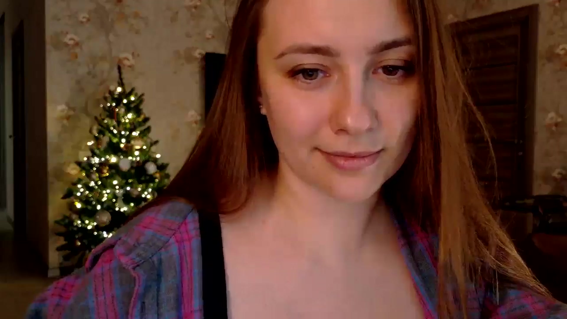 Gallery image thumbnail from QueenOfTease_'s myfreecams stream on, 12/11/2025, 08:06 image 15 of 20