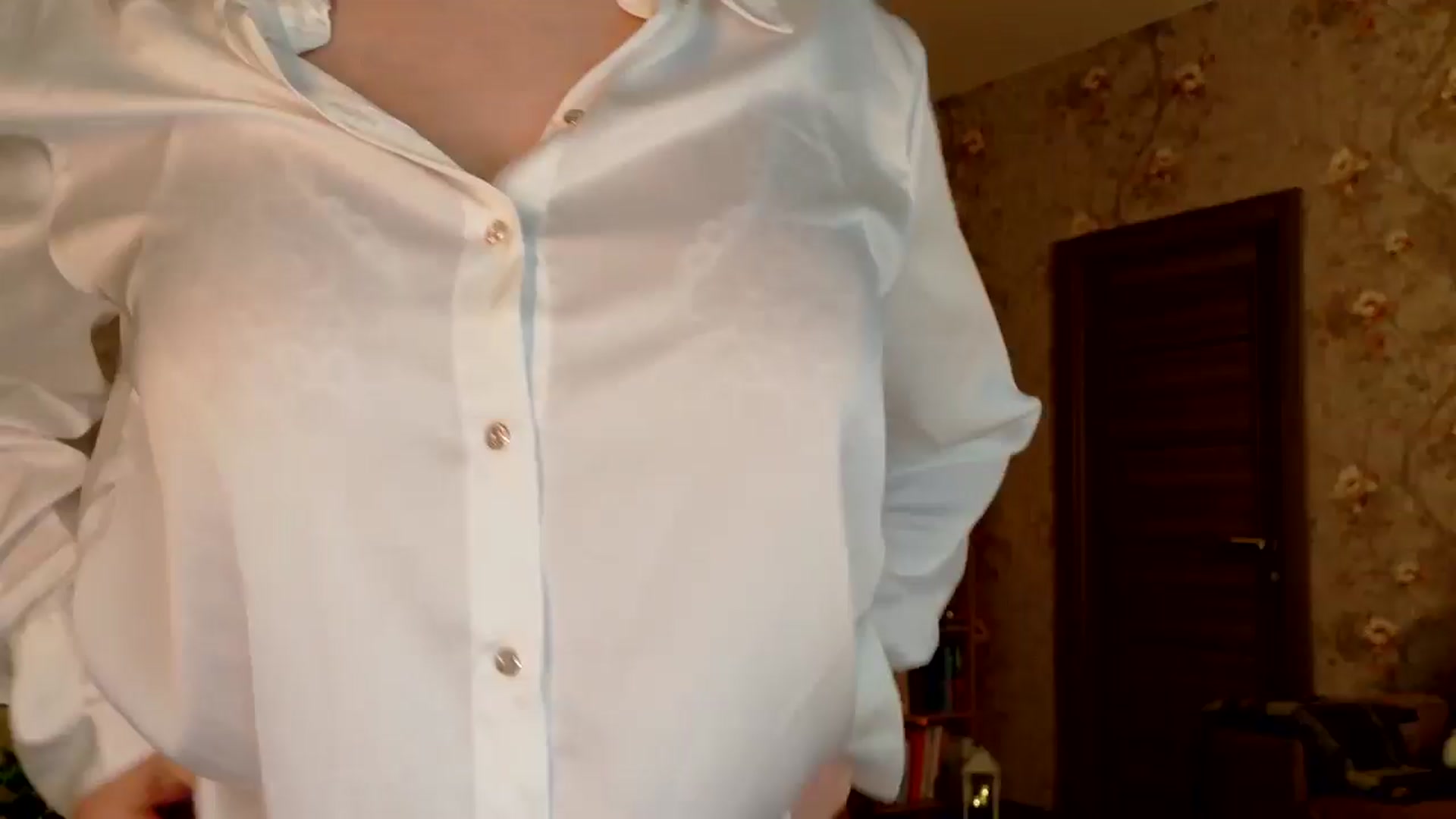 Gallery image thumbnail from QueenOfTease_'s myfreecams stream on, 12/19/2025, 06:38 image 16 of 20