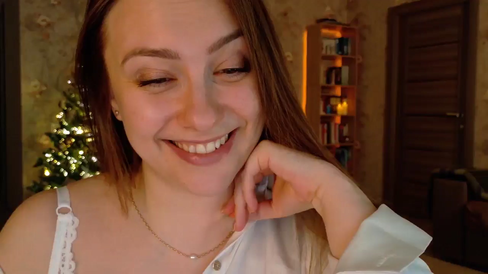 Gallery image thumbnail from QueenOfTease_'s myfreecams stream on, 12/19/2025, 08:26 image 1 of 20