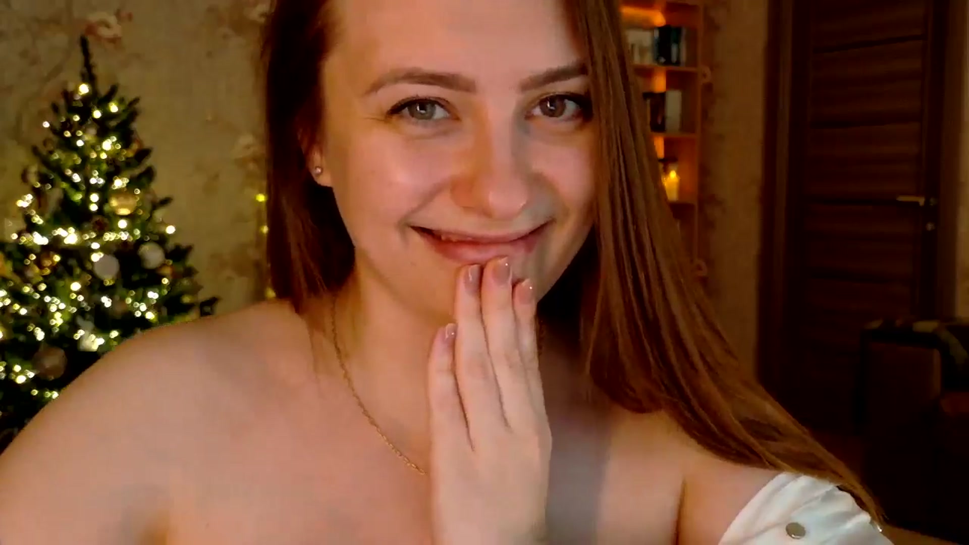 Gallery image thumbnail from QueenOfTease_'s myfreecams stream on, 12/19/2025, 08:26 image 7 of 20