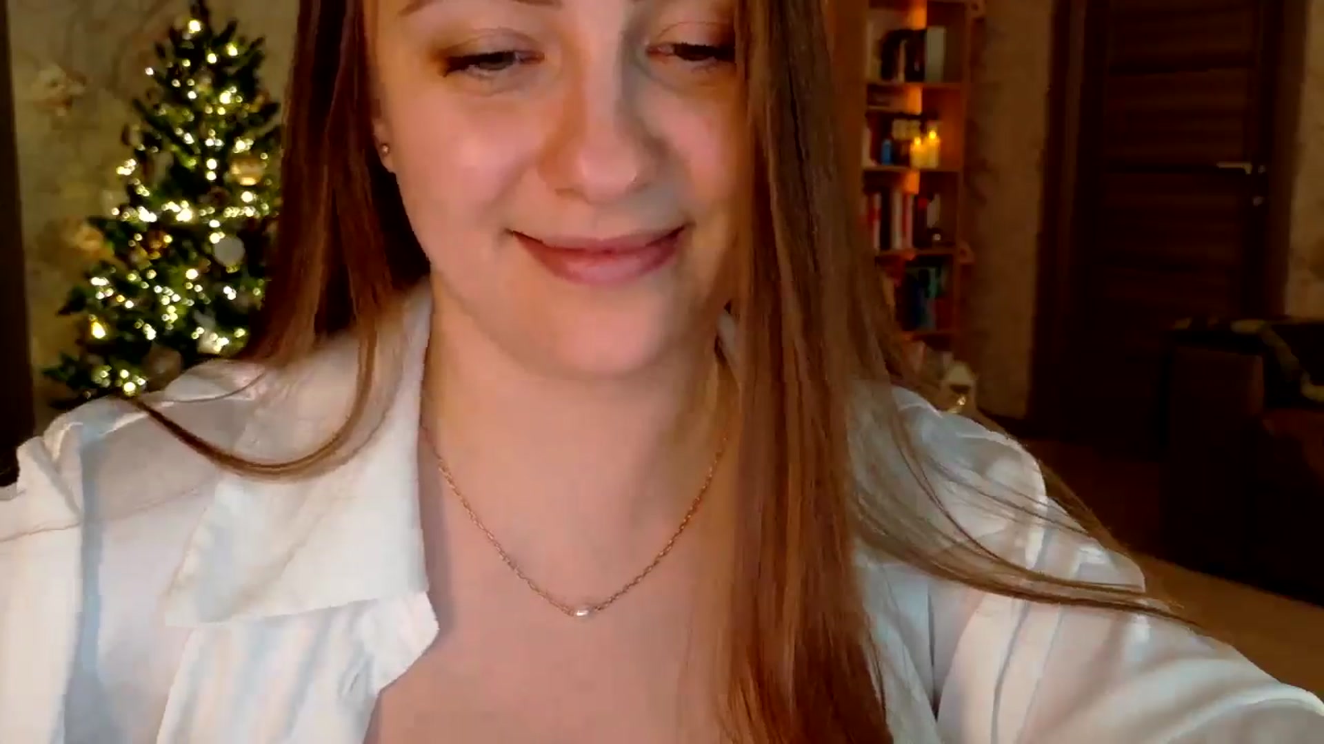 Gallery image thumbnail from QueenOfTease_'s myfreecams stream on, 12/19/2025, 08:26 image 12 of 20