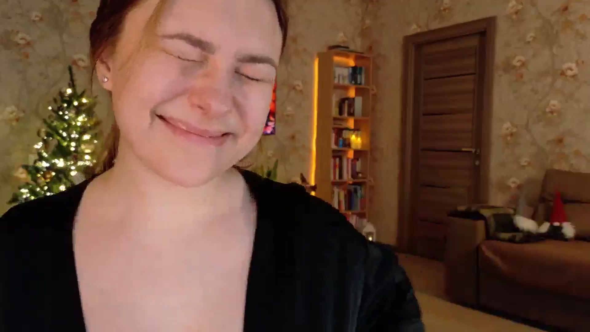Gallery image thumbnail from QueenOfTease_'s myfreecams stream on, 12/20/2025, 05:50 image 9 of 20