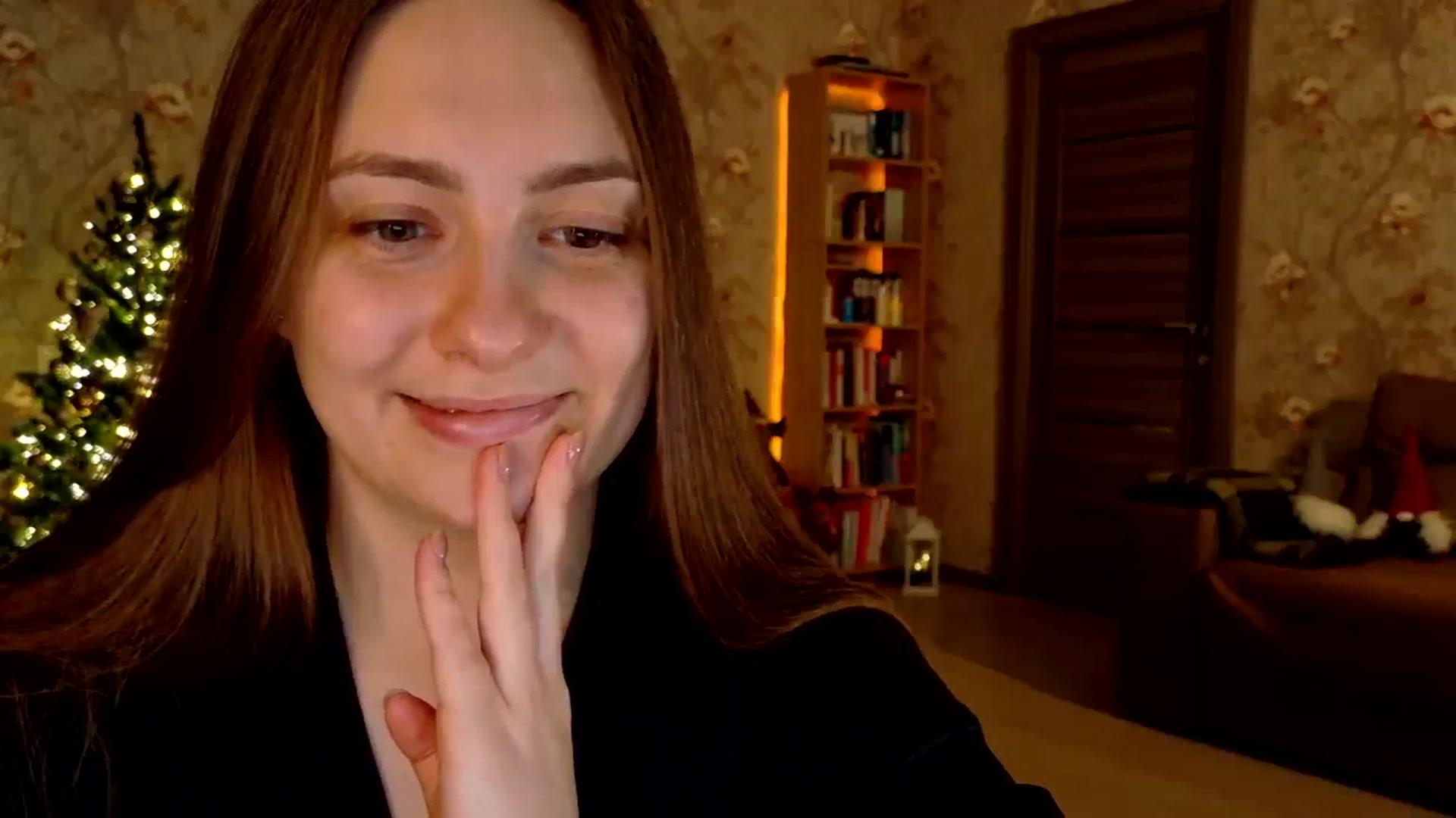 Gallery image thumbnail from QueenOfTease_'s myfreecams stream on, 12/20/2025, 08:20 image 4 of 20