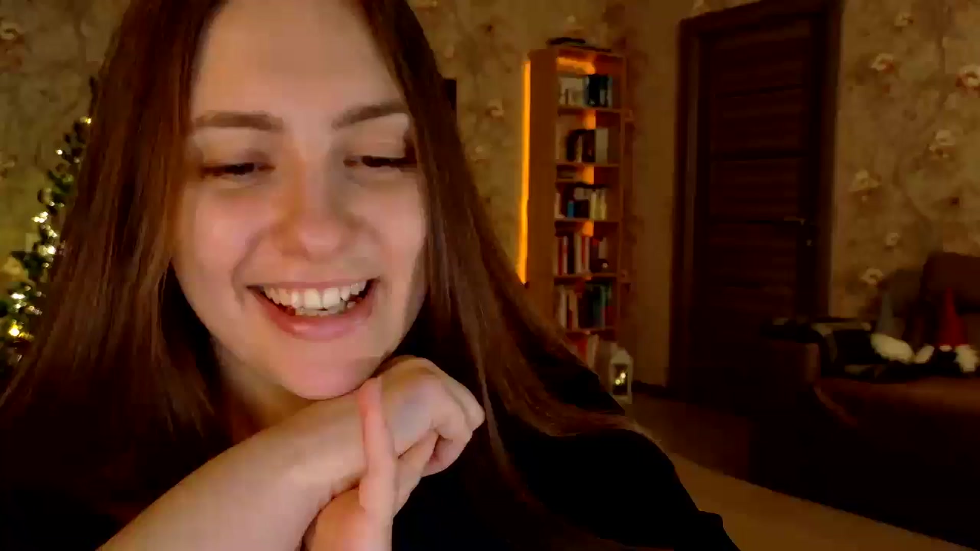 Gallery image thumbnail from QueenOfTease_'s myfreecams stream on, 12/20/2025, 08:20 image 5 of 20