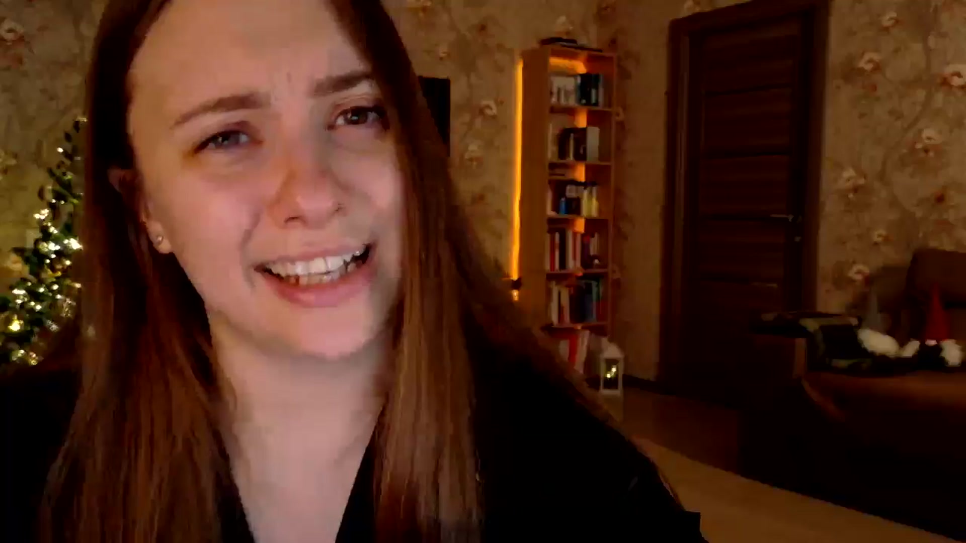 Gallery image thumbnail from QueenOfTease_'s myfreecams stream on, 12/20/2025, 08:20 image 8 of 20