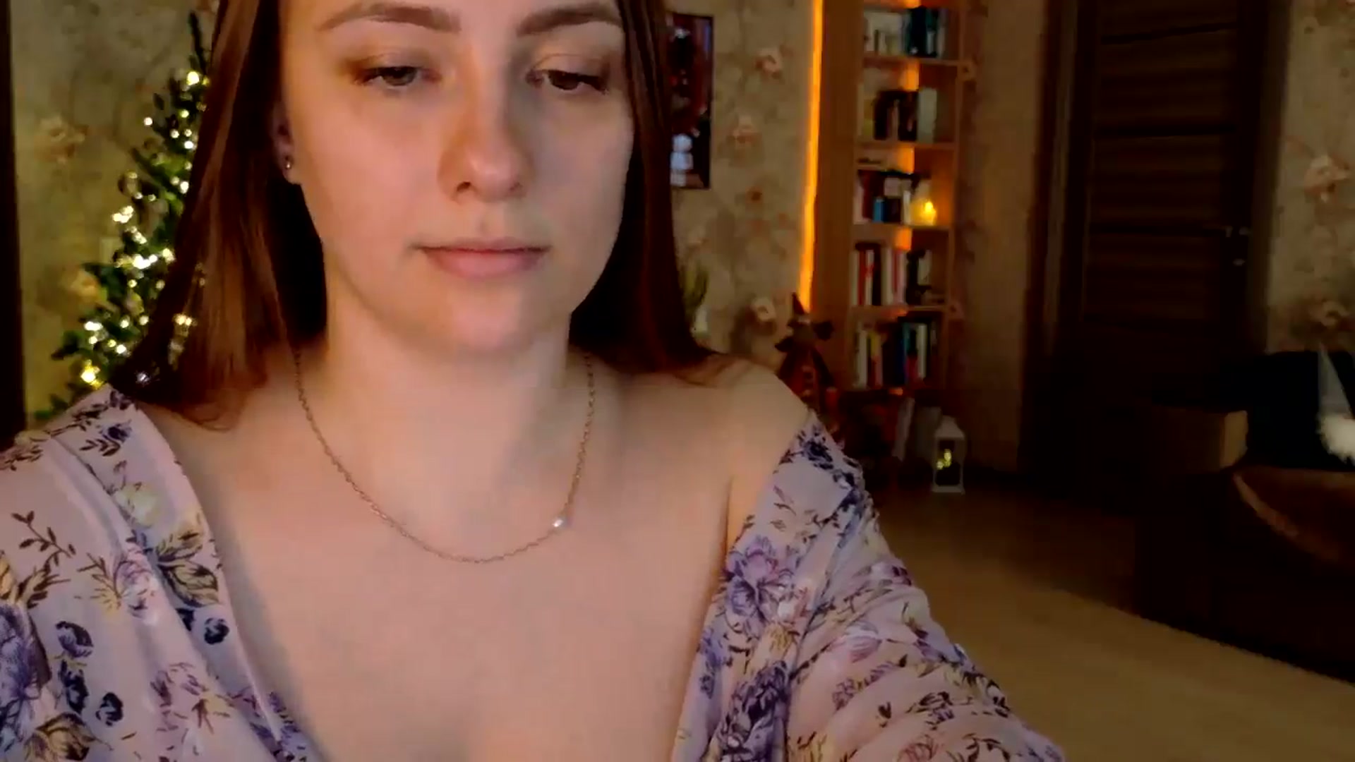 Gallery image thumbnail from QueenOfTease_'s myfreecams stream on, 12/25/2025, 08:15 image 8 of 20