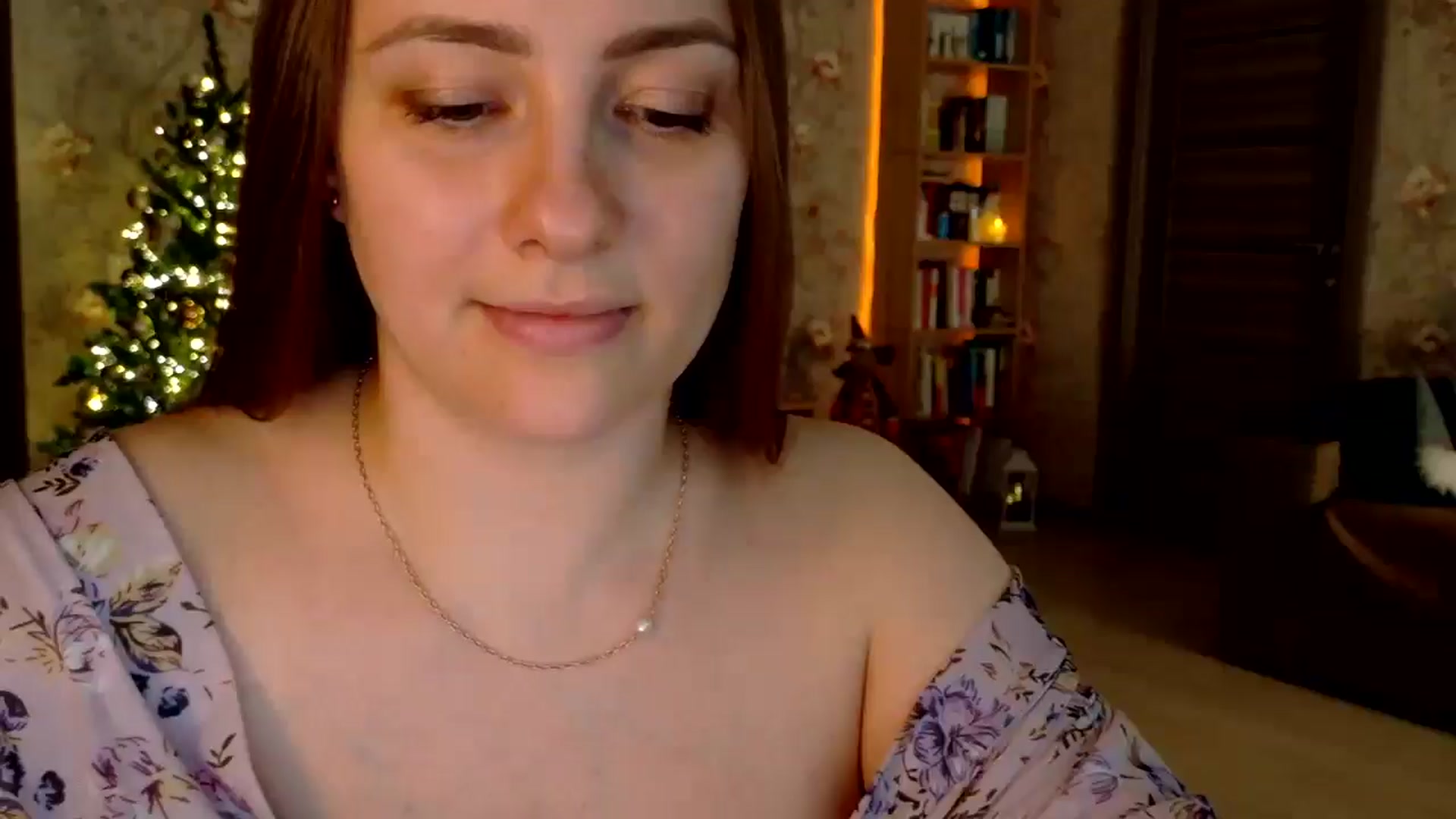 Gallery image thumbnail from QueenOfTease_'s myfreecams stream on, 12/25/2025, 08:15 image 9 of 20