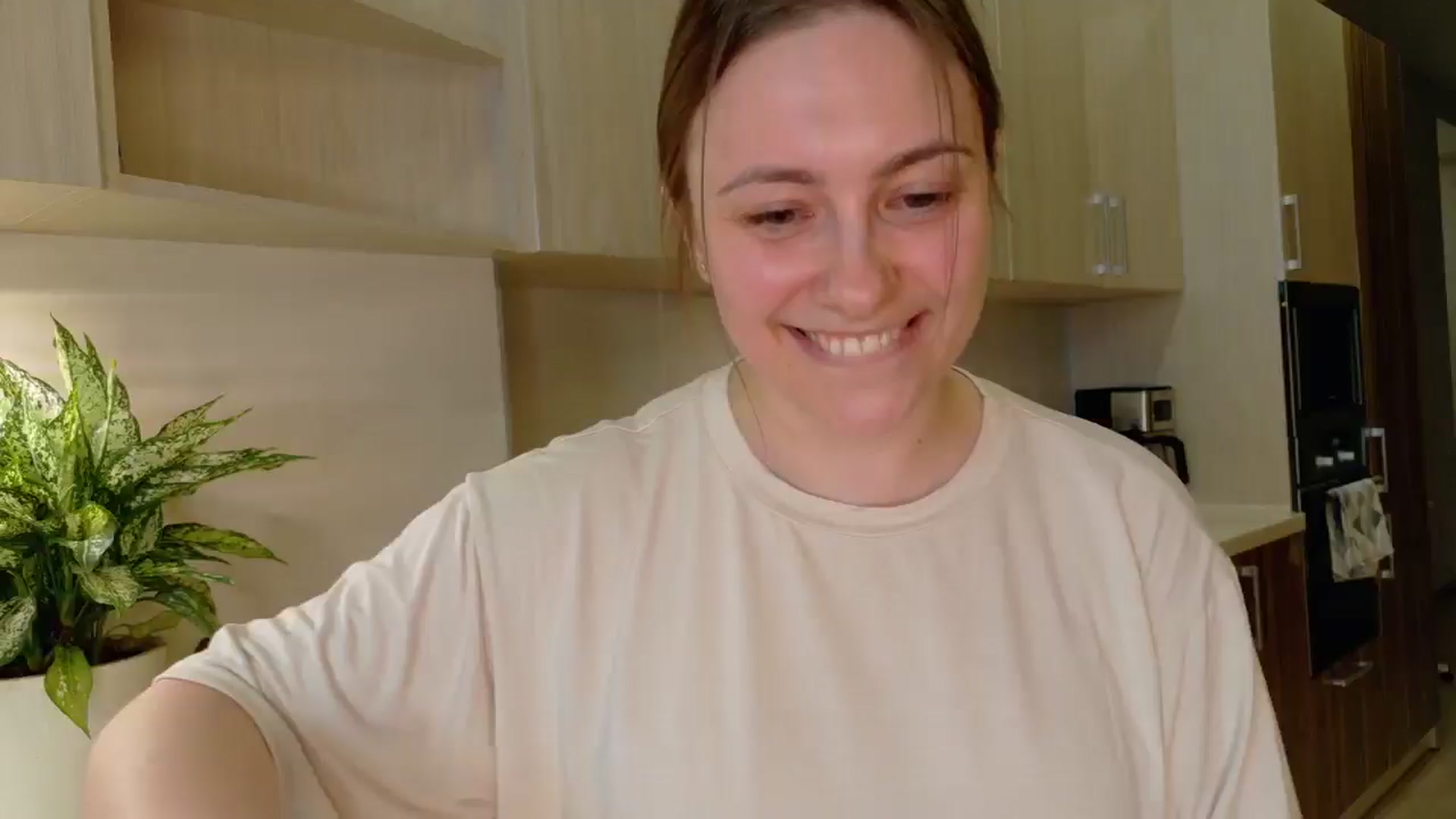 Gallery image thumbnail from QueenOfTease_'s myfreecams stream on, 12/31/2025, 07:07 image 1 of 20