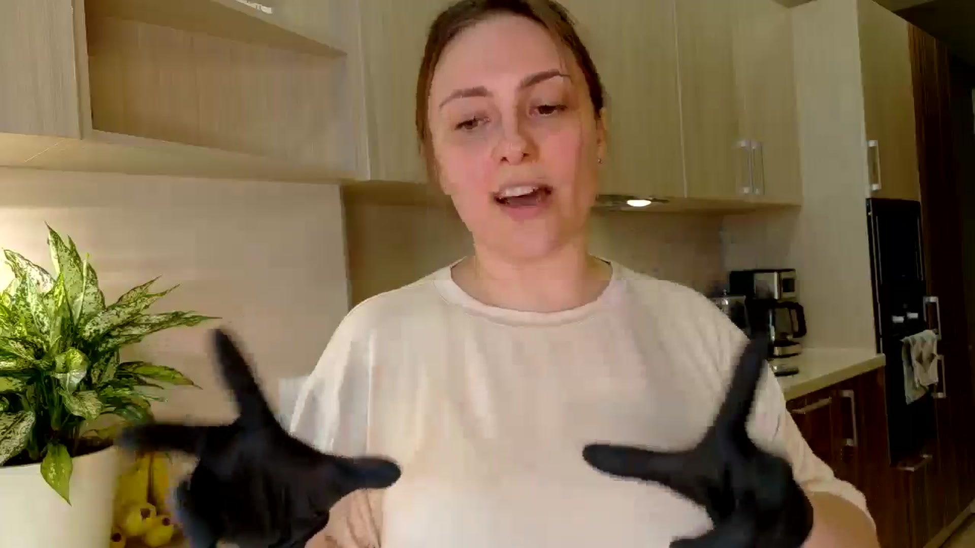 Gallery image thumbnail from QueenOfTease_'s myfreecams stream on, 12/31/2025, 07:07 image 15 of 20