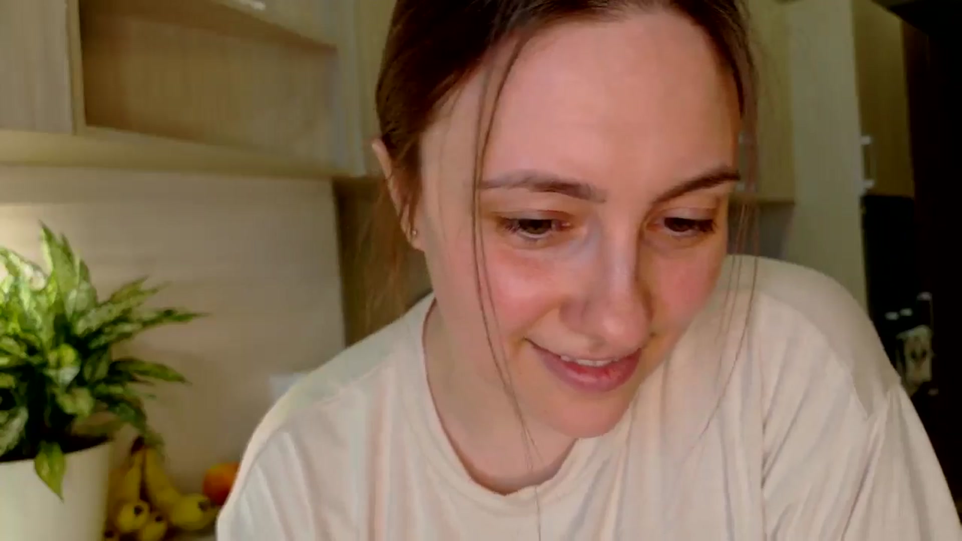 Gallery image thumbnail from QueenOfTease_'s myfreecams stream on, 12/31/2025, 07:07 image 19 of 20