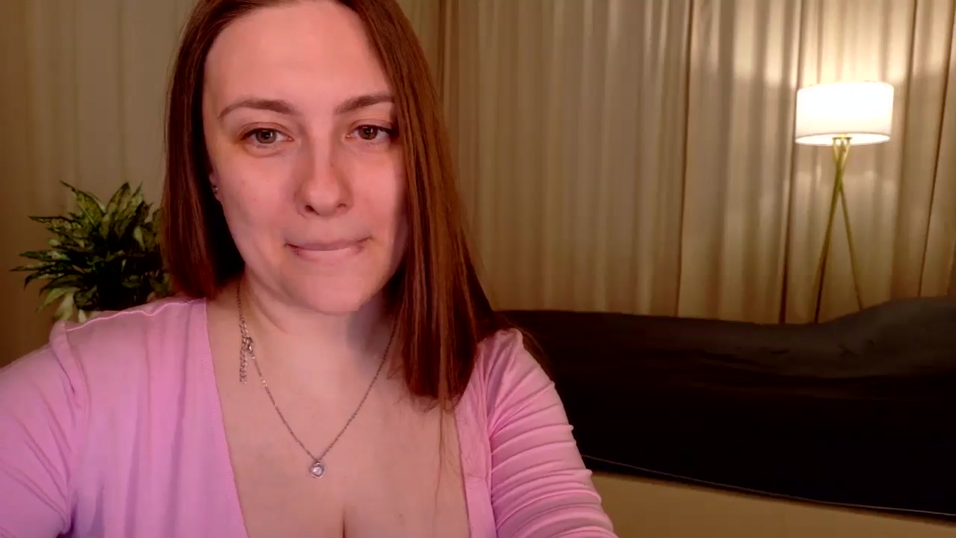 Gallery image thumbnail from QueenOfTease_'s myfreecams stream on, 04/05/2026, 06:30 image 4 of 20