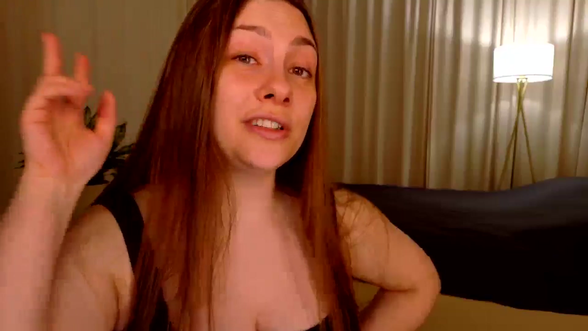 Gallery image thumbnail from QueenOfTease_'s myfreecams stream on, 04/06/2026, 05:58 image 7 of 20