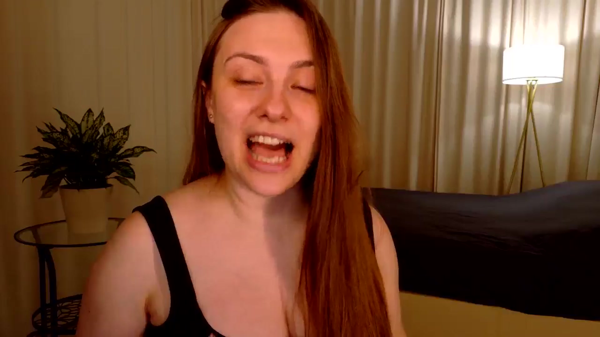 Gallery image thumbnail from QueenOfTease_'s myfreecams stream on, 04/06/2026, 05:58 image 6 of 20