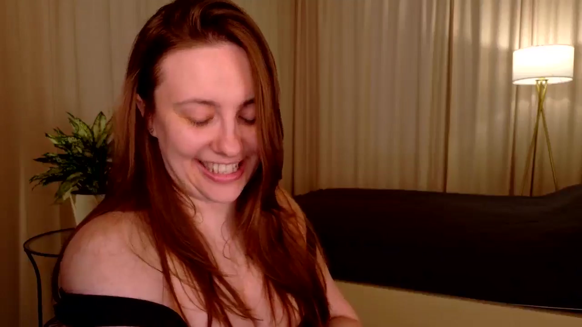 Gallery image thumbnail from QueenOfTease_'s myfreecams stream on, 04/07/2026, 07:59 image 18 of 20