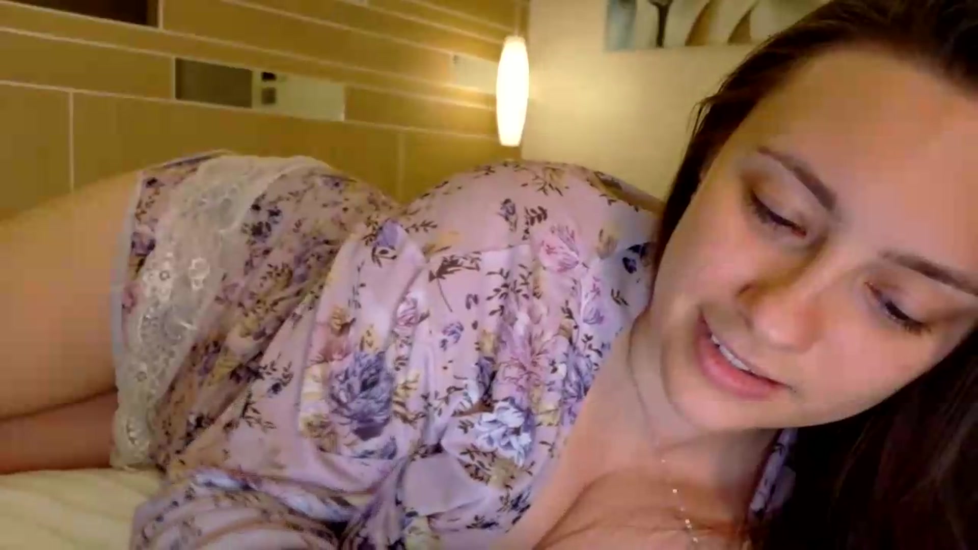 Gallery image thumbnail from QueenOfTease_'s myfreecams stream on, 05/16/2026, 07:22 image 16 of 20