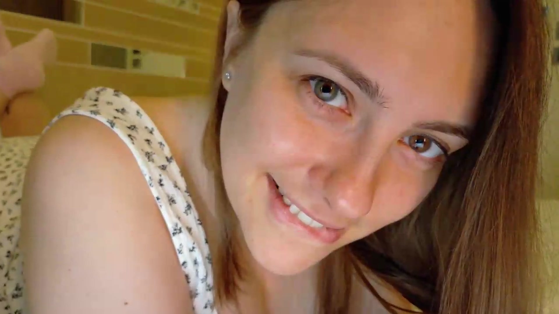 Gallery image thumbnail from QueenOfTease_'s myfreecams stream on, 05/19/2026, 07:00 image 4 of 20