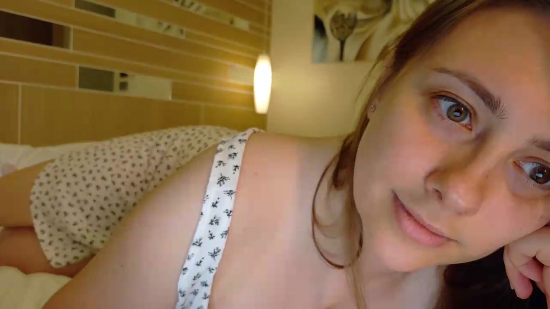 Gallery image thumbnail from QueenOfTease_'s myfreecams stream on, 05/19/2026, 07:00 image 12 of 20