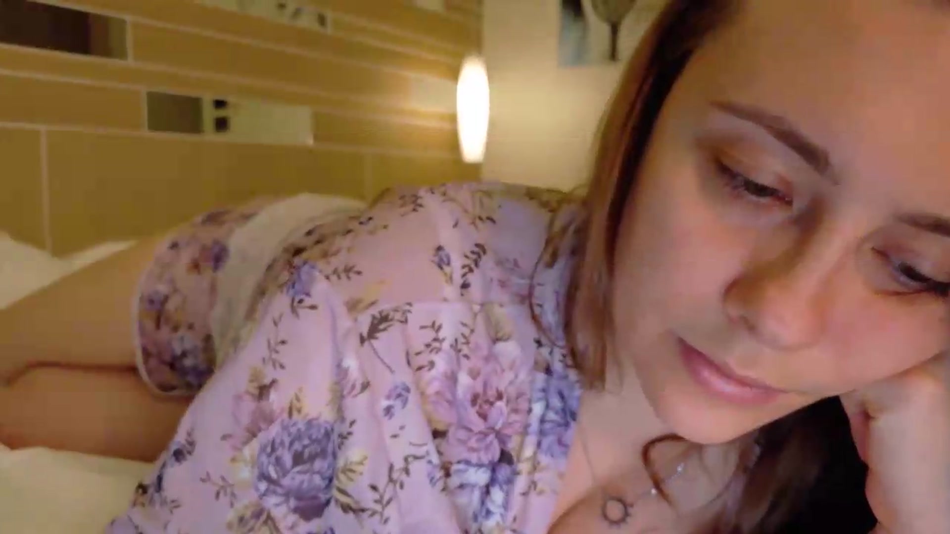 Gallery image thumbnail from QueenOfTease_'s myfreecams stream on, 06/10/2026, 06:32 image 10 of 20