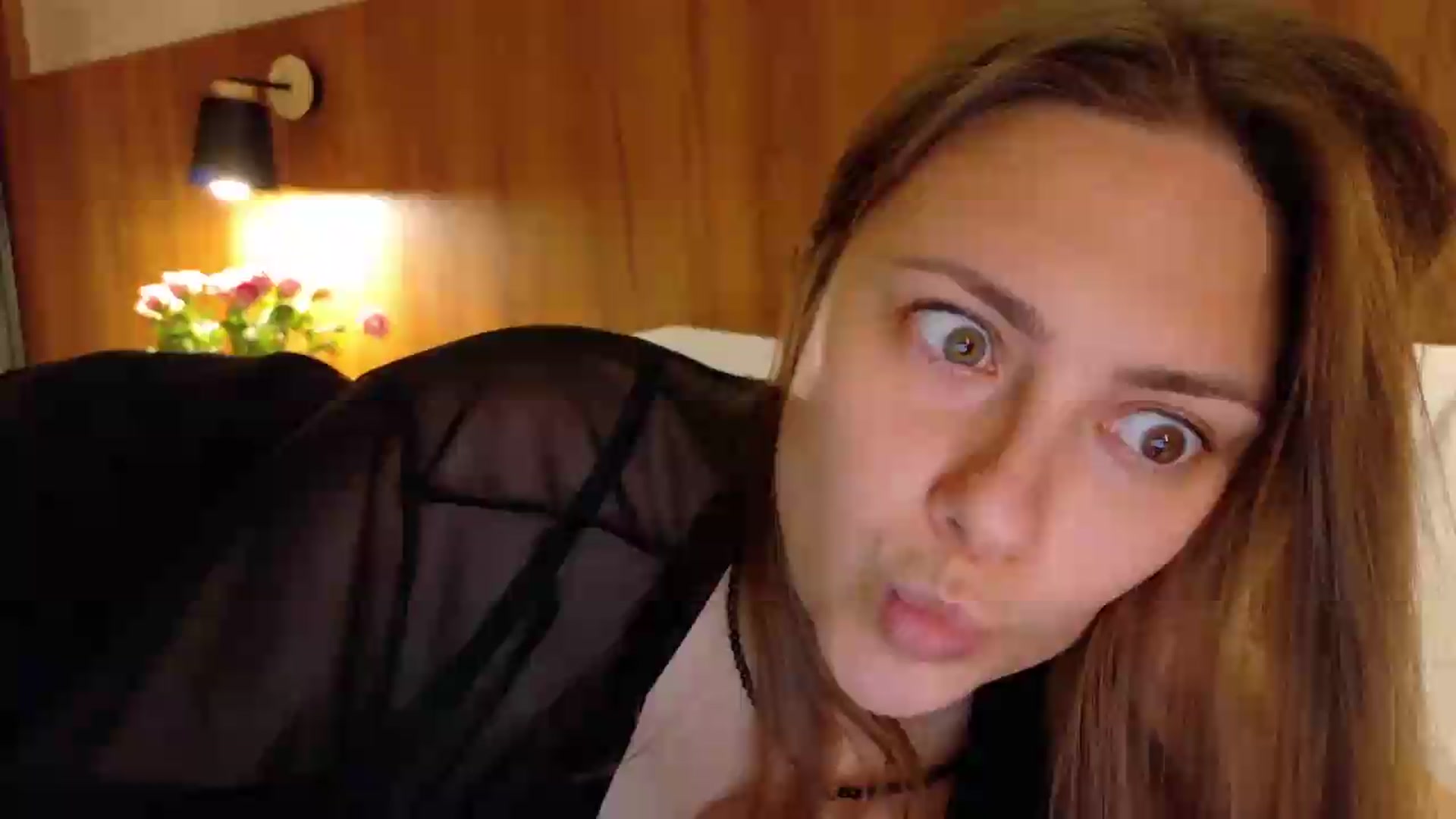 Gallery image thumbnail from QueenOfTease_'s myfreecams stream on, 07/06/2026, 06:06 image 10 of 20