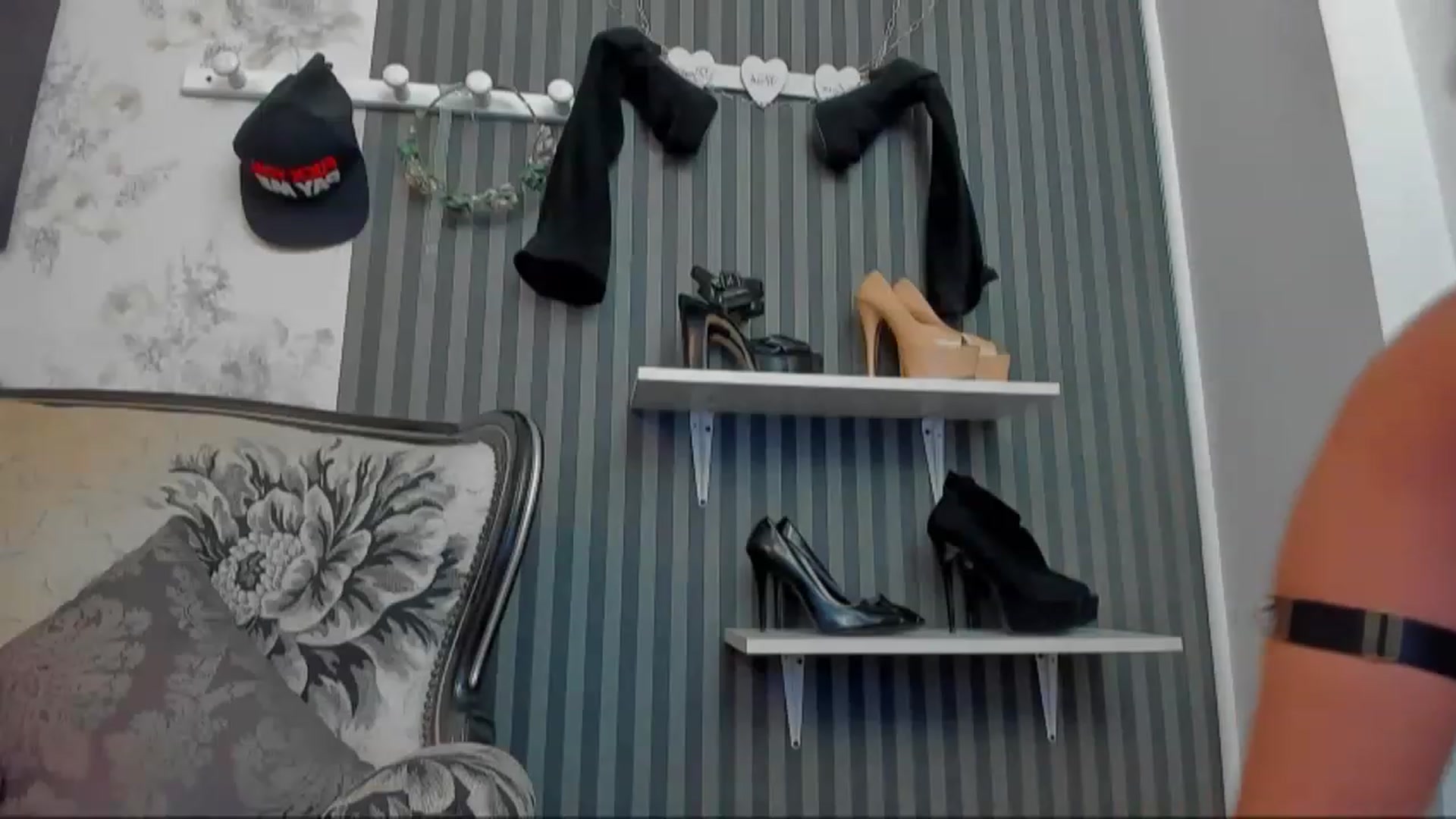 Gallery image thumbnail from QueenRafaela's myfreecams stream on, 11/17/2022, 07:57 image 8 of 20
