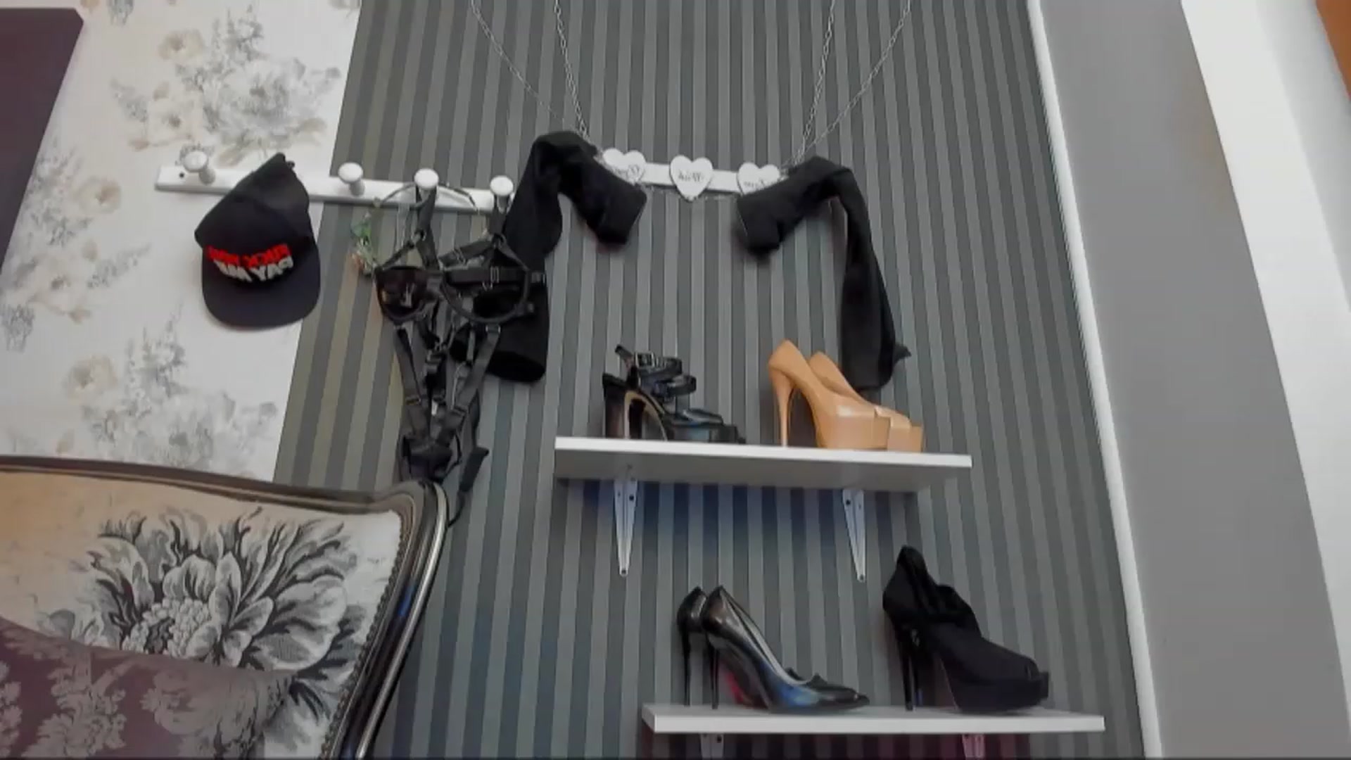 Gallery image thumbnail from QueenRafaela's myfreecams stream on, 12/01/2022, 08:06 image 4 of 20