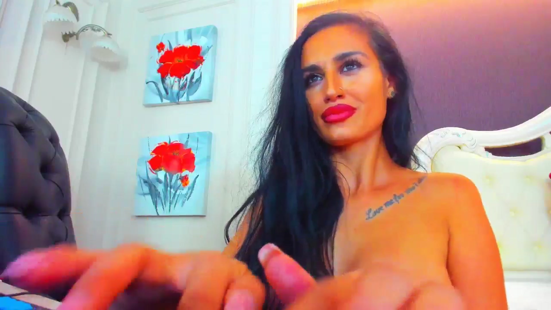 Gallery image thumbnail from QueenRafaela's myfreecams stream on, 06/26/2024, 07:17 image 19 of 20