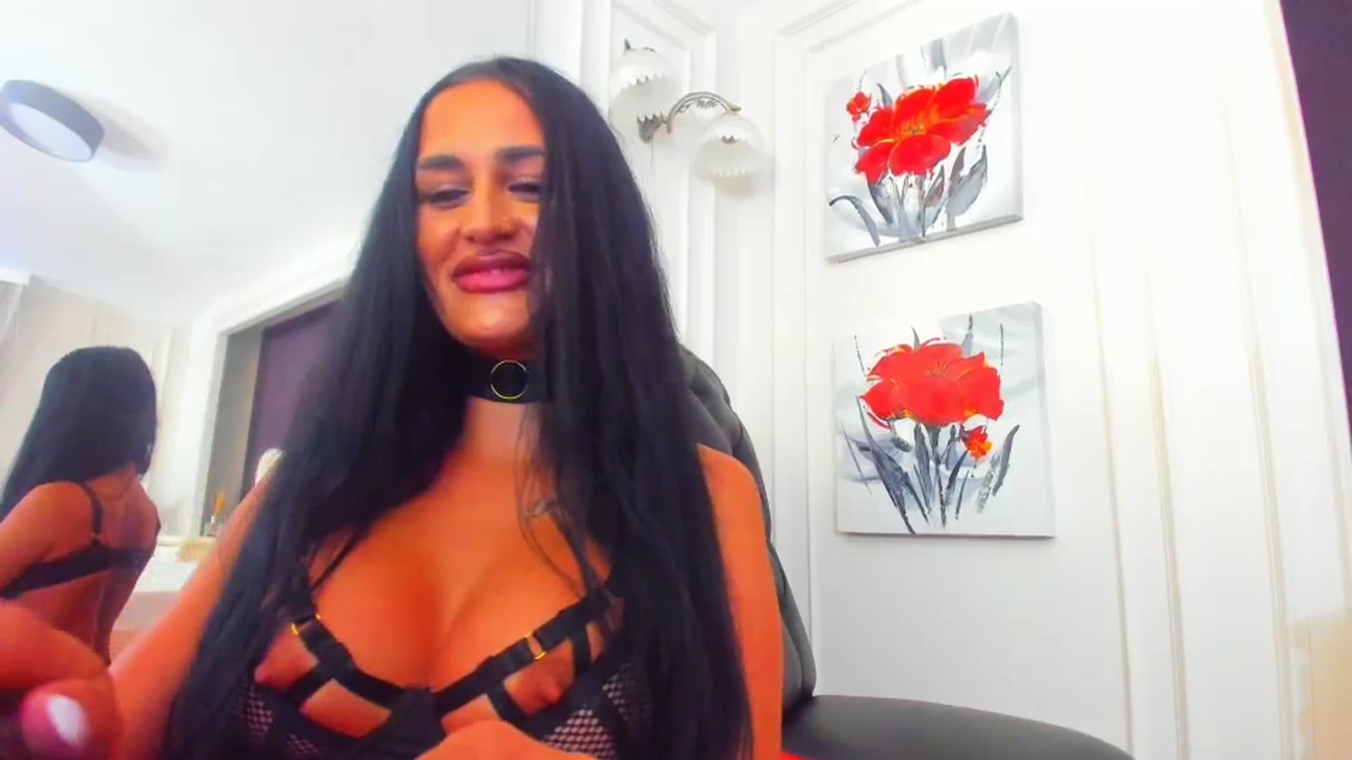 Gallery image thumbnail from QueenRafaela's myfreecams stream on, 08/06/2024, 07:44 image 4 of 20