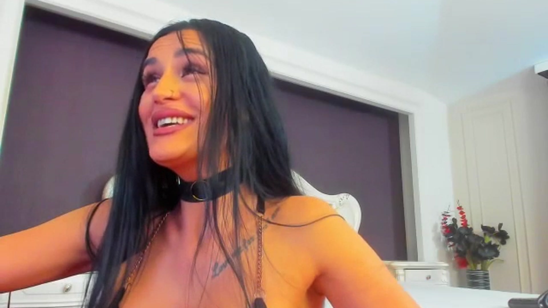 Gallery image thumbnail from QueenRafaela's myfreecams stream on, 01/15/2025, 10:08 image 7 of 20