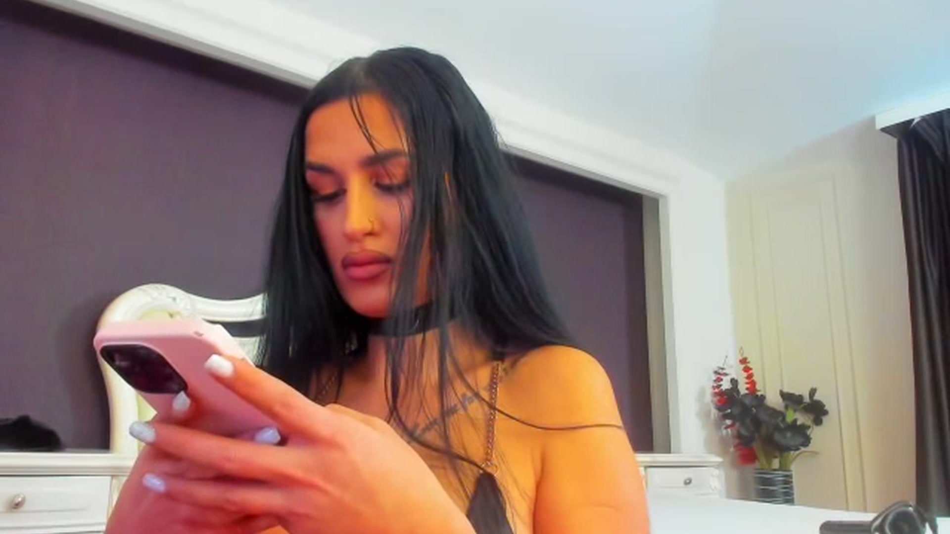 Gallery image thumbnail from QueenRafaela's myfreecams stream on, 01/15/2025, 10:08 image 5 of 20