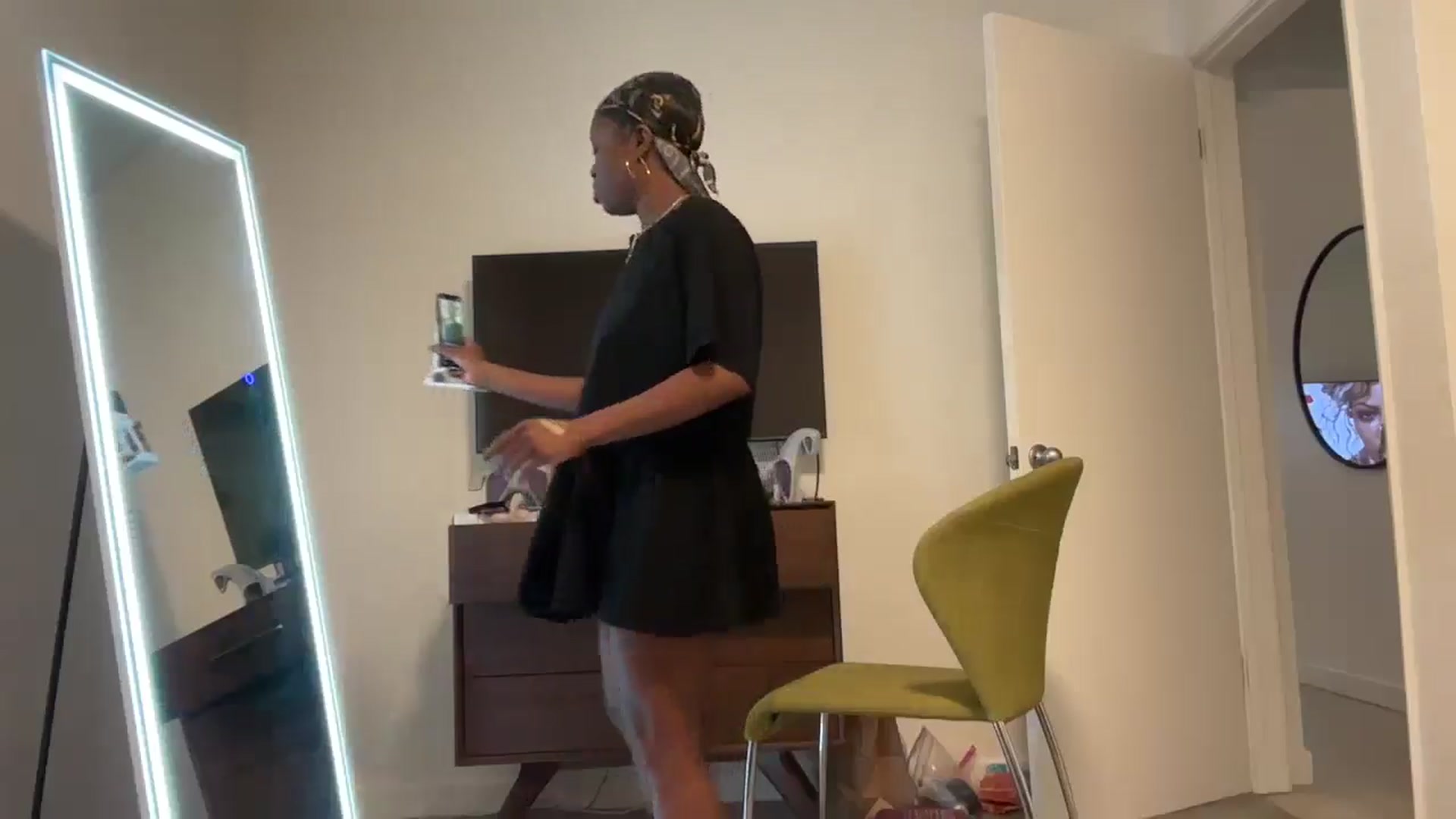 Gallery image thumbnail from QueenSimone's myfreecams stream on, 12/27/2025, 15:49 image 19 of 20