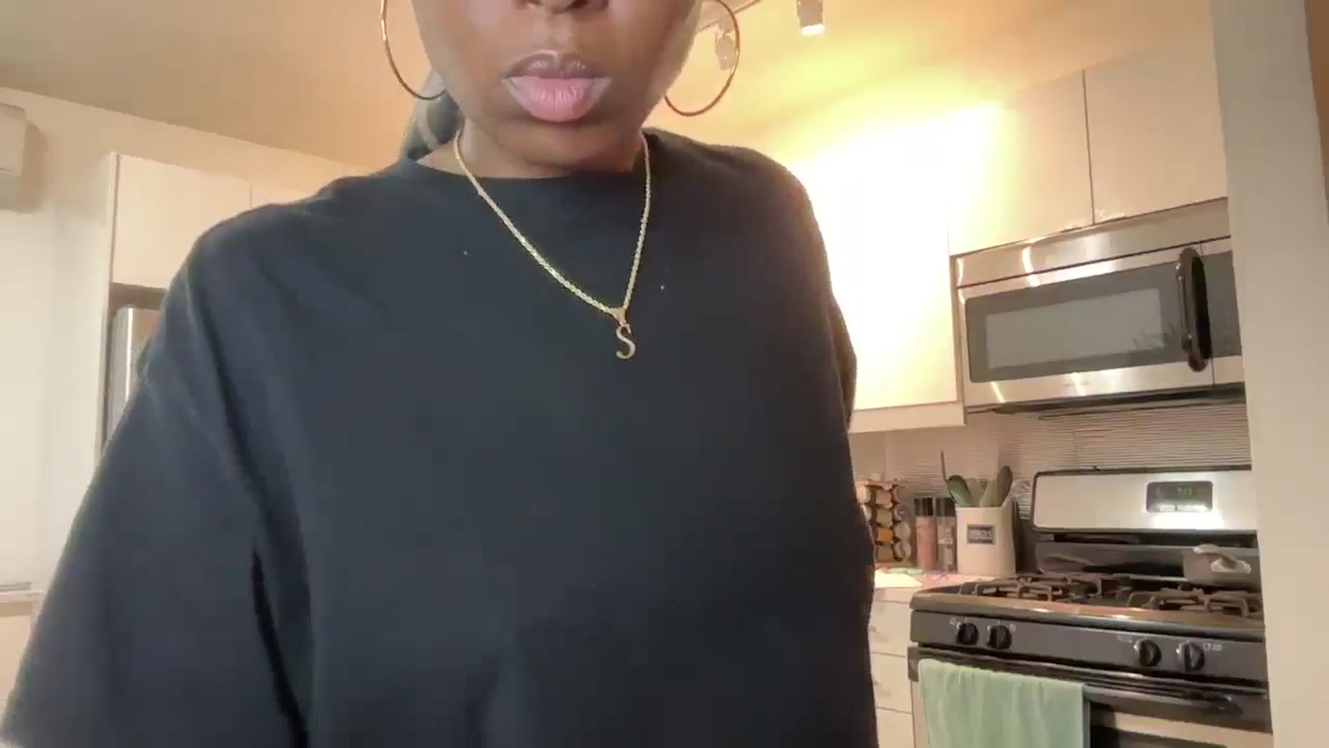 Gallery image thumbnail from QueenSimone's myfreecams stream on, 12/27/2025, 15:49 image 2 of 20