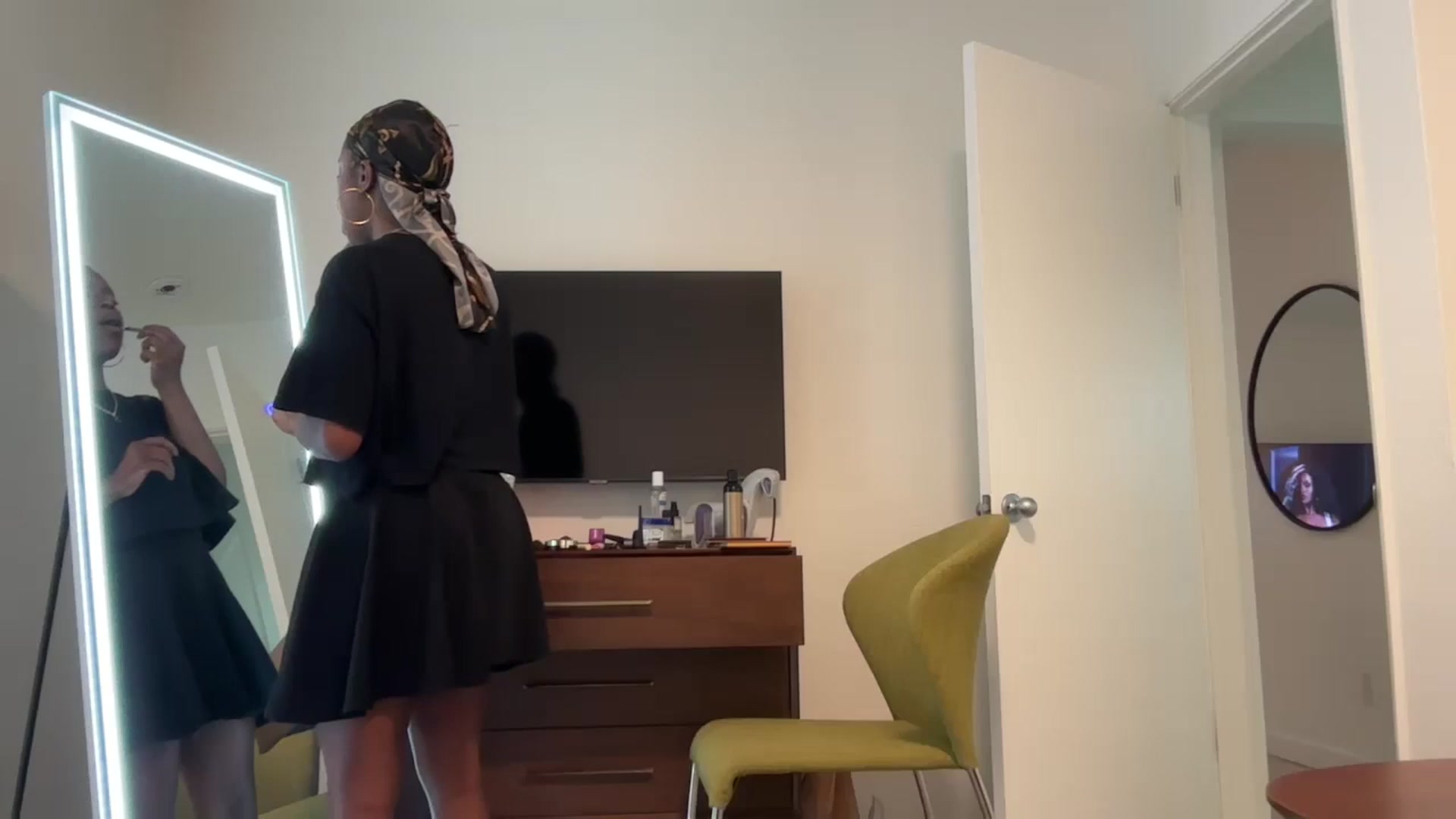 Gallery image thumbnail from QueenSimone's myfreecams stream on, 12/27/2025, 20:44 image 4 of 20
