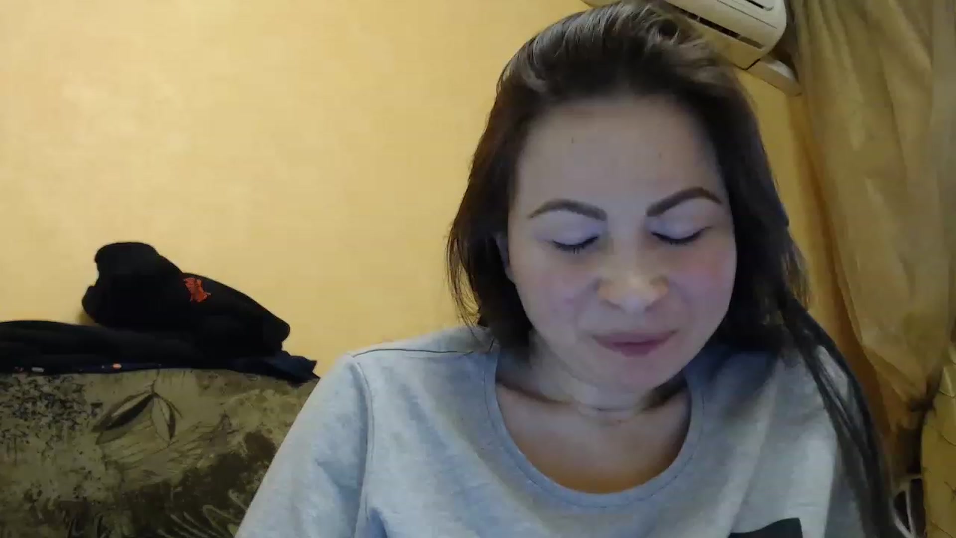 Gallery image thumbnail from QueenSmile's myfreecams stream on, 03/01/2023, 15:26 image 19 of 20