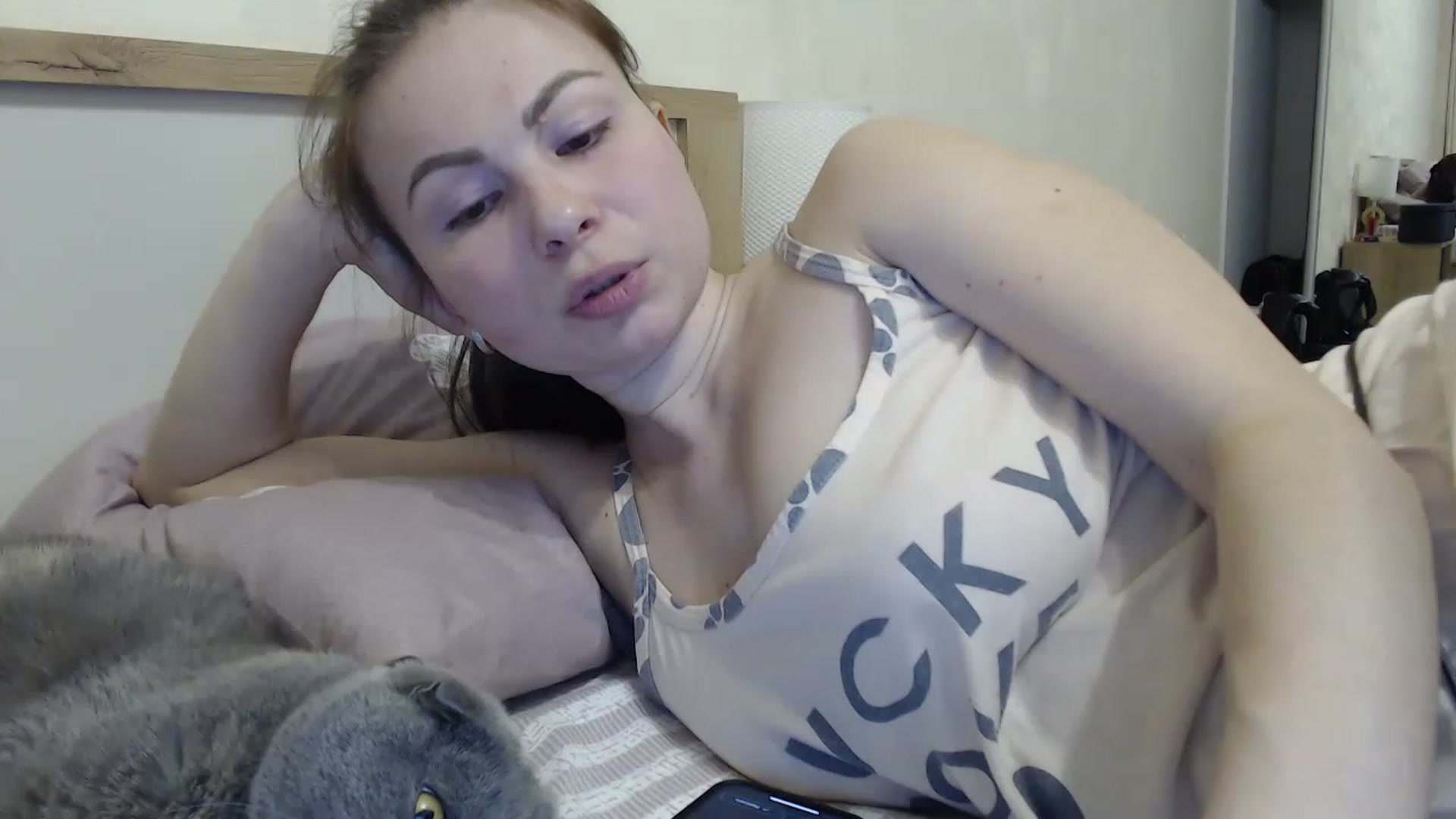 Gallery image thumbnail from QueenSmile's myfreecams stream on, 04/01/2023, 18:31 image 20 of 20