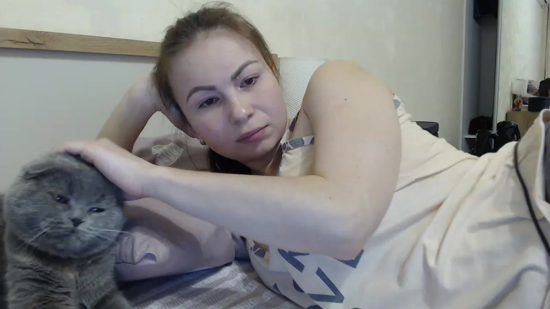 Gallery image thumbnail from QueenSmile's myfreecams stream on, 04/01/2023, 18:31 image 13 of 20
