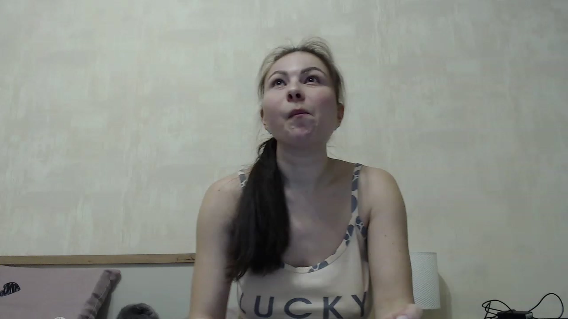 Gallery image thumbnail from QueenSmile's myfreecams stream on, 04/01/2023, 18:31 image 2 of 20
