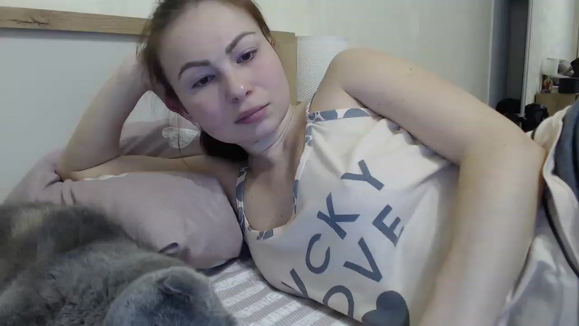 Gallery image thumbnail from QueenSmile's myfreecams stream on, 04/01/2023, 18:31 image 16 of 20