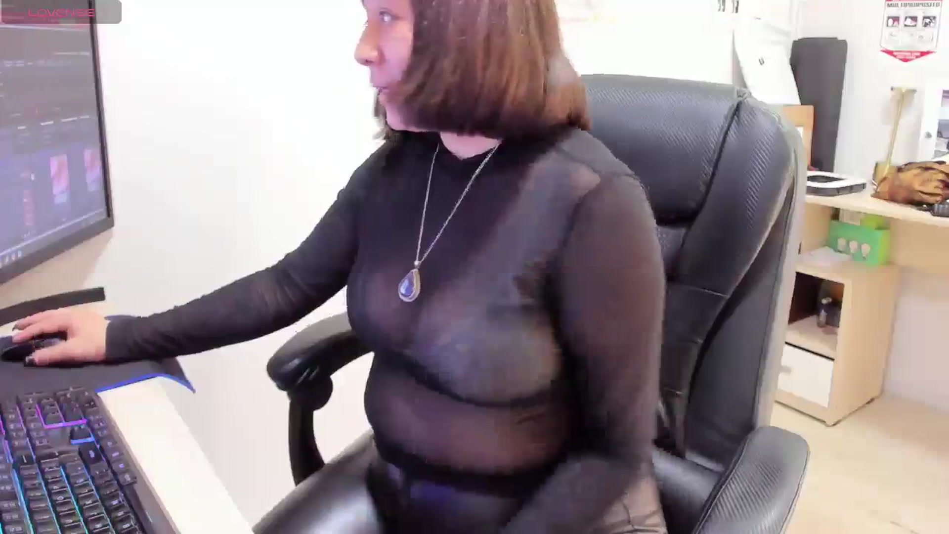 Gallery image thumbnail from QueenZafi's myfreecams stream on, 04/20/2026, 16:14 image 11 of 20